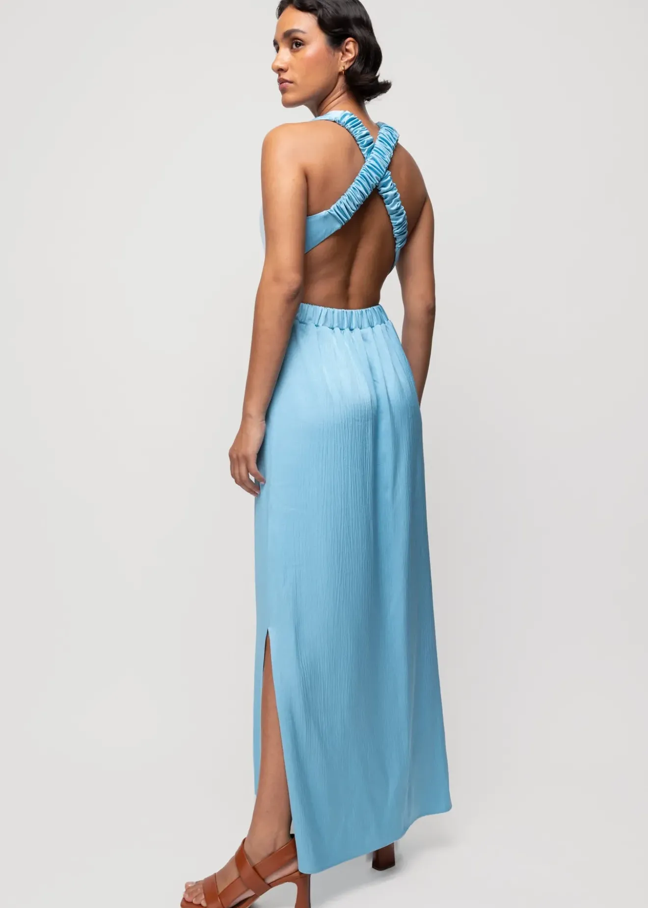Vanilia Crinkle Satijnen Jurk Met Open Rug Miami Blue New