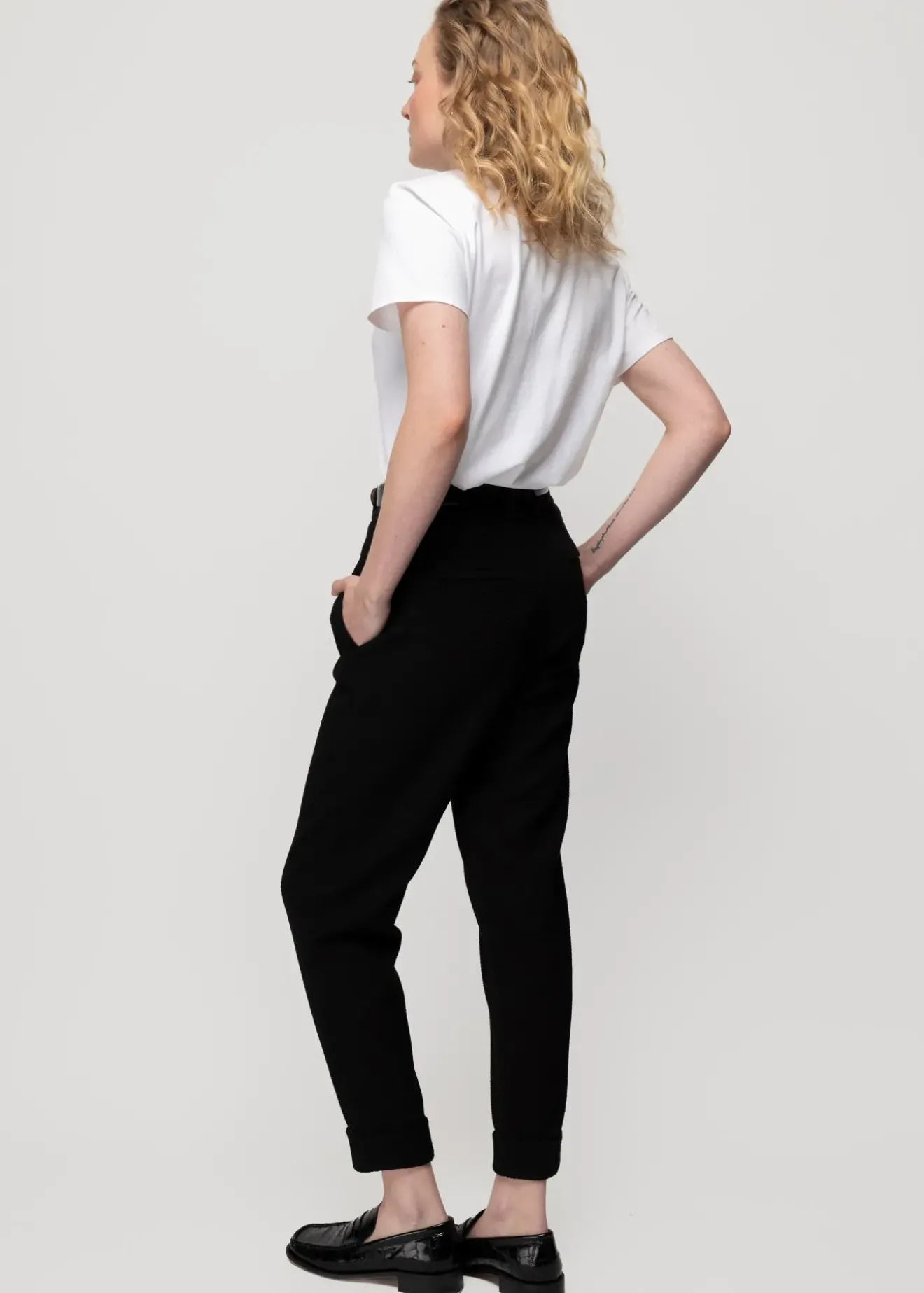 Vanilia Crinkle Structuur Chino Zwart Best