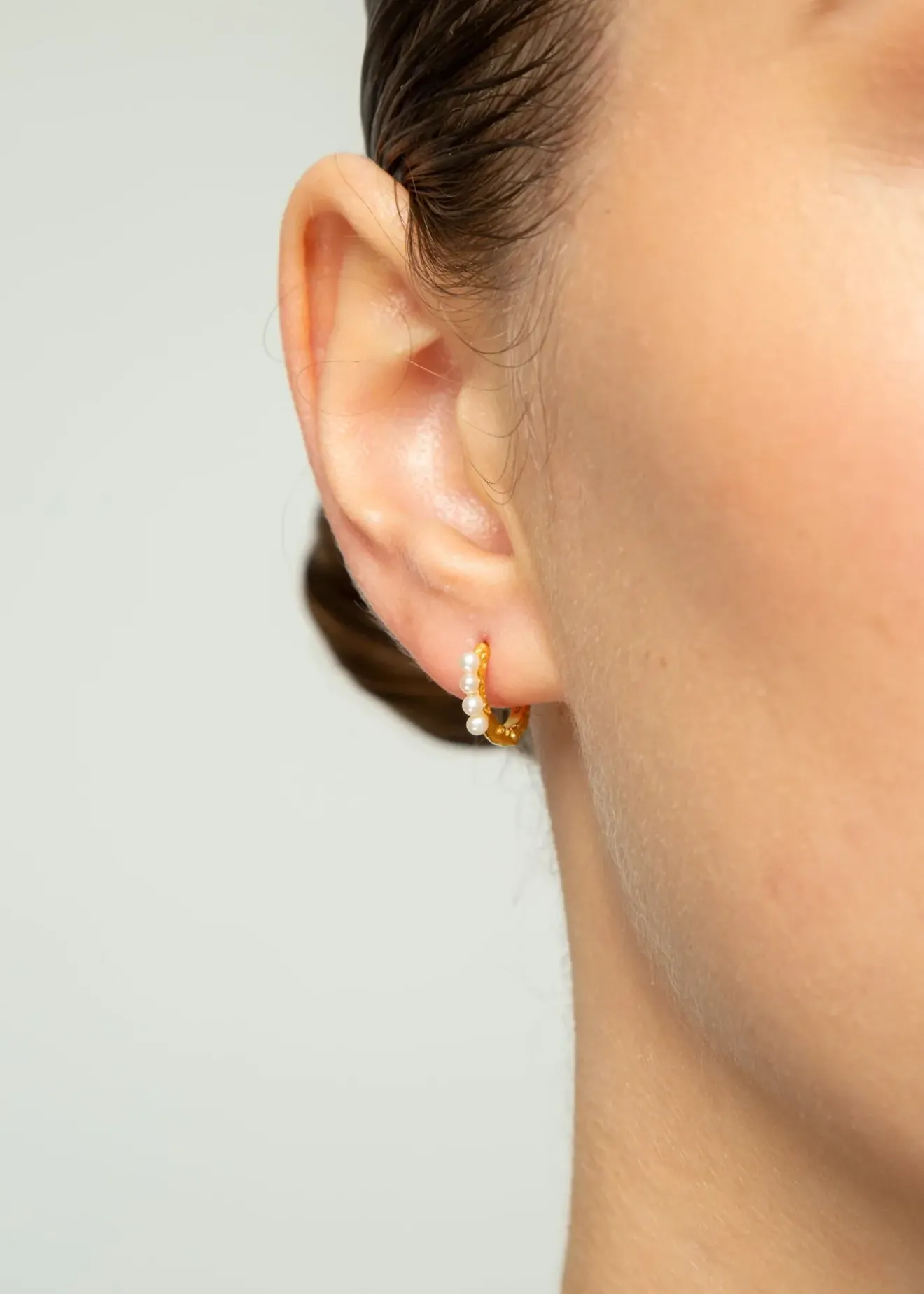 Vanilia Enamel Oorbellen Paula Met Parel Pearl Best