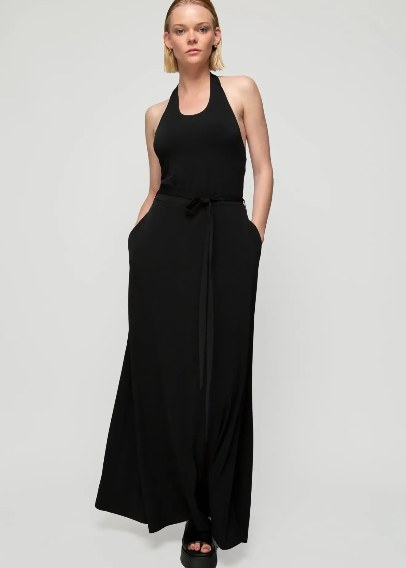 Vanilia Lange Halterjurk Zwart Discount