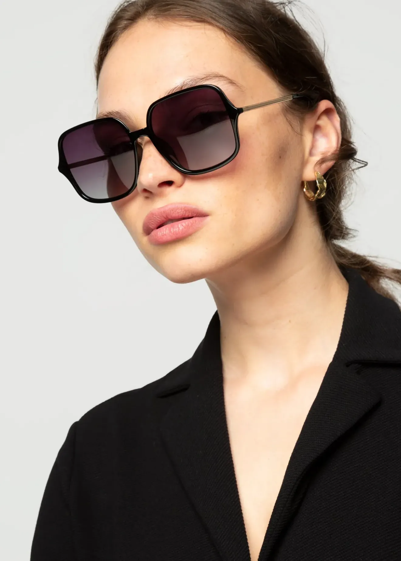 Vanilia Le Specs Zonnebril Hey Hunni Polar Black/Smokey Hot