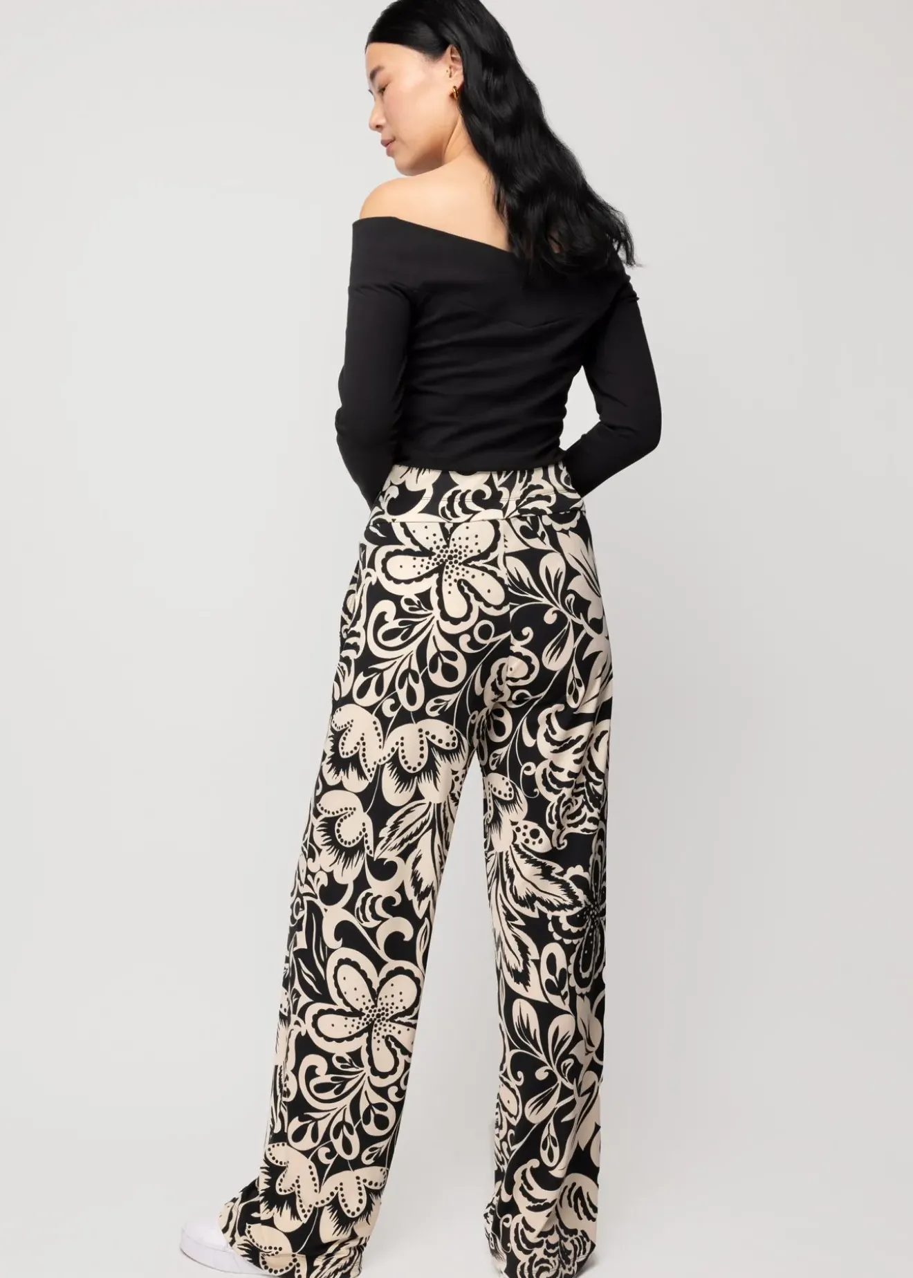 Vanilia Off Shoulder Top Zwart Best