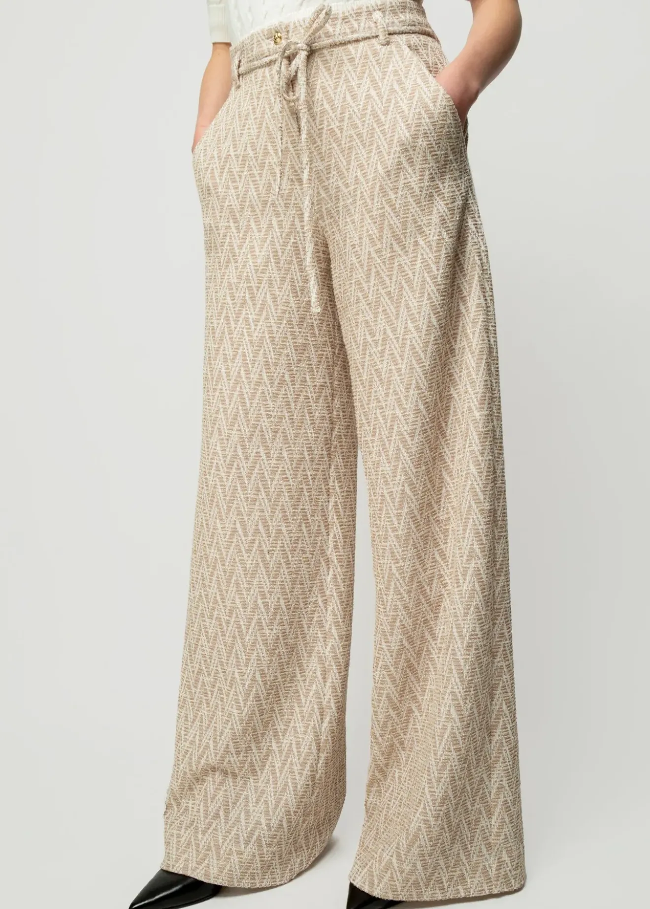 Vanilia Pantalon Met Zigzag Structuur Roasted Pecan Fashion