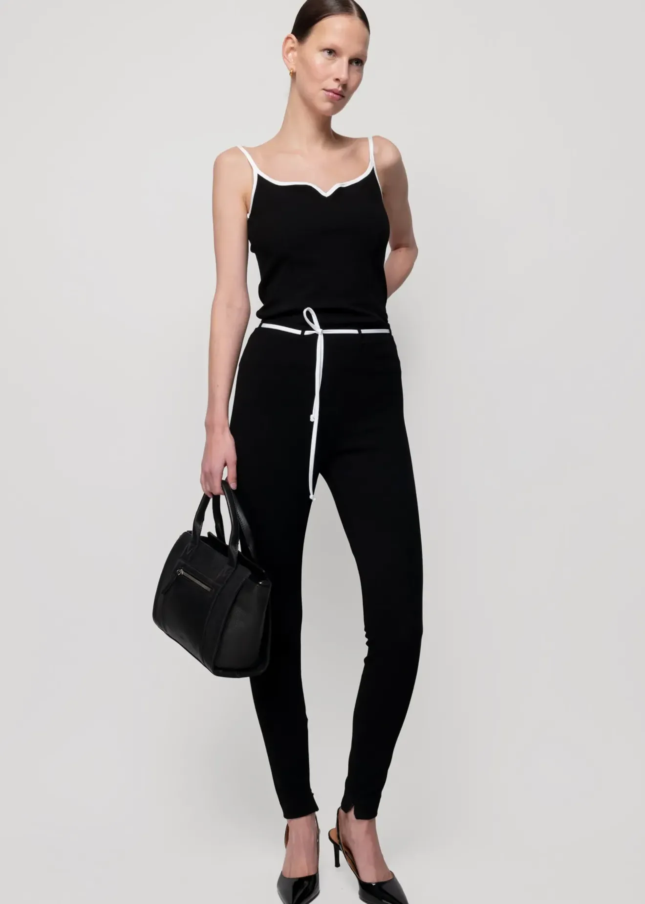 Vanilia Rib Top Met Hartvormige Hals Zwart Sale