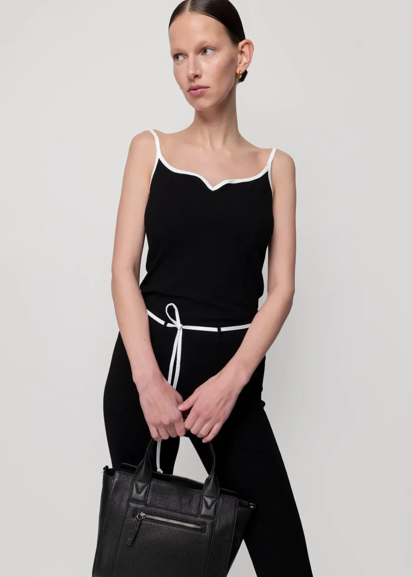 Vanilia Rib Top Met Hartvormige Hals Zwart Sale