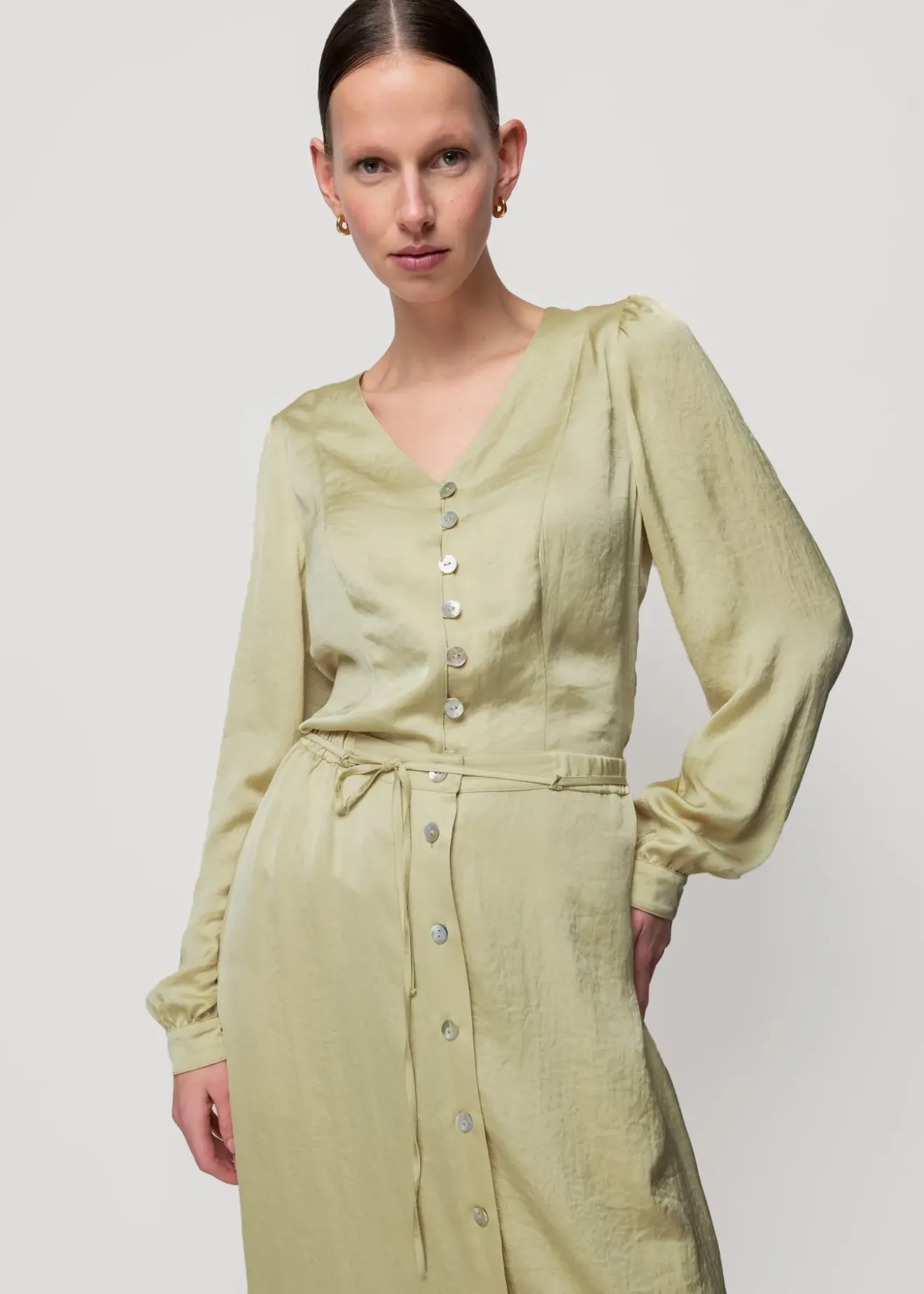 Vanilia Satijnen Blouse Met Parelmoer Linde Outlet