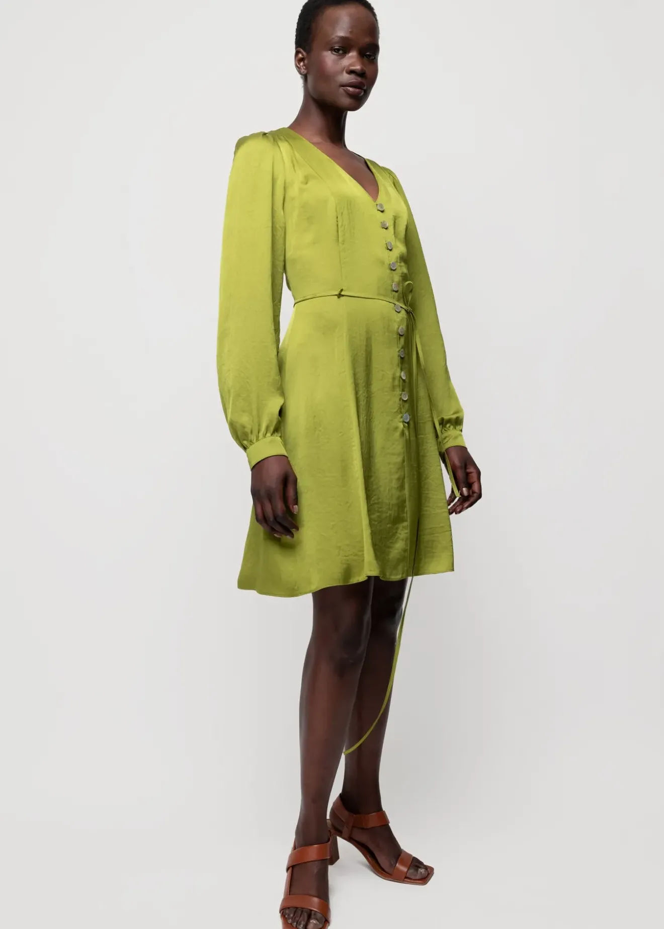 Vanilia Satijnen Mini Jurk Dark Lime Outlet