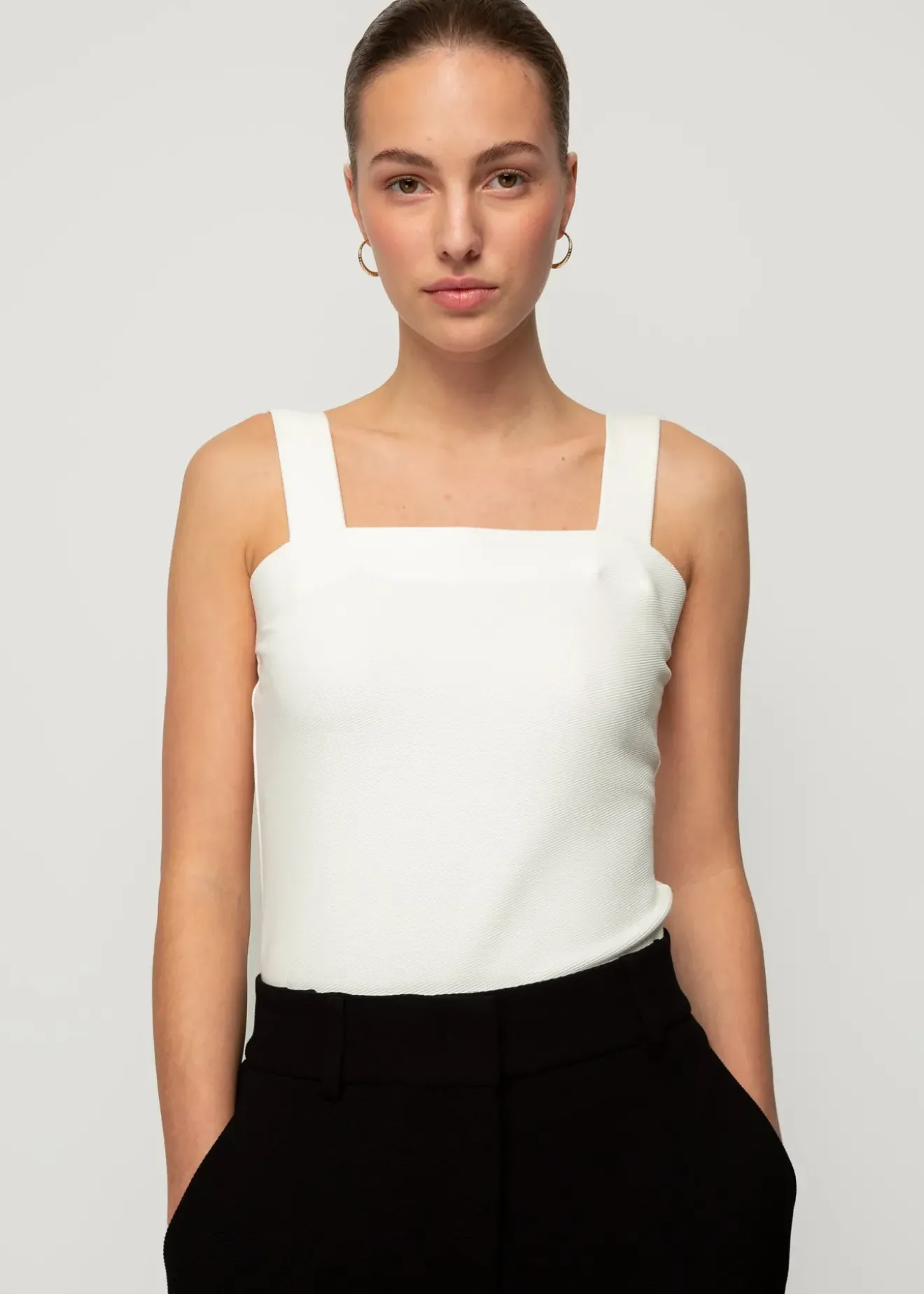 Vanilia Top Met Vierkante Hals Off White Sale