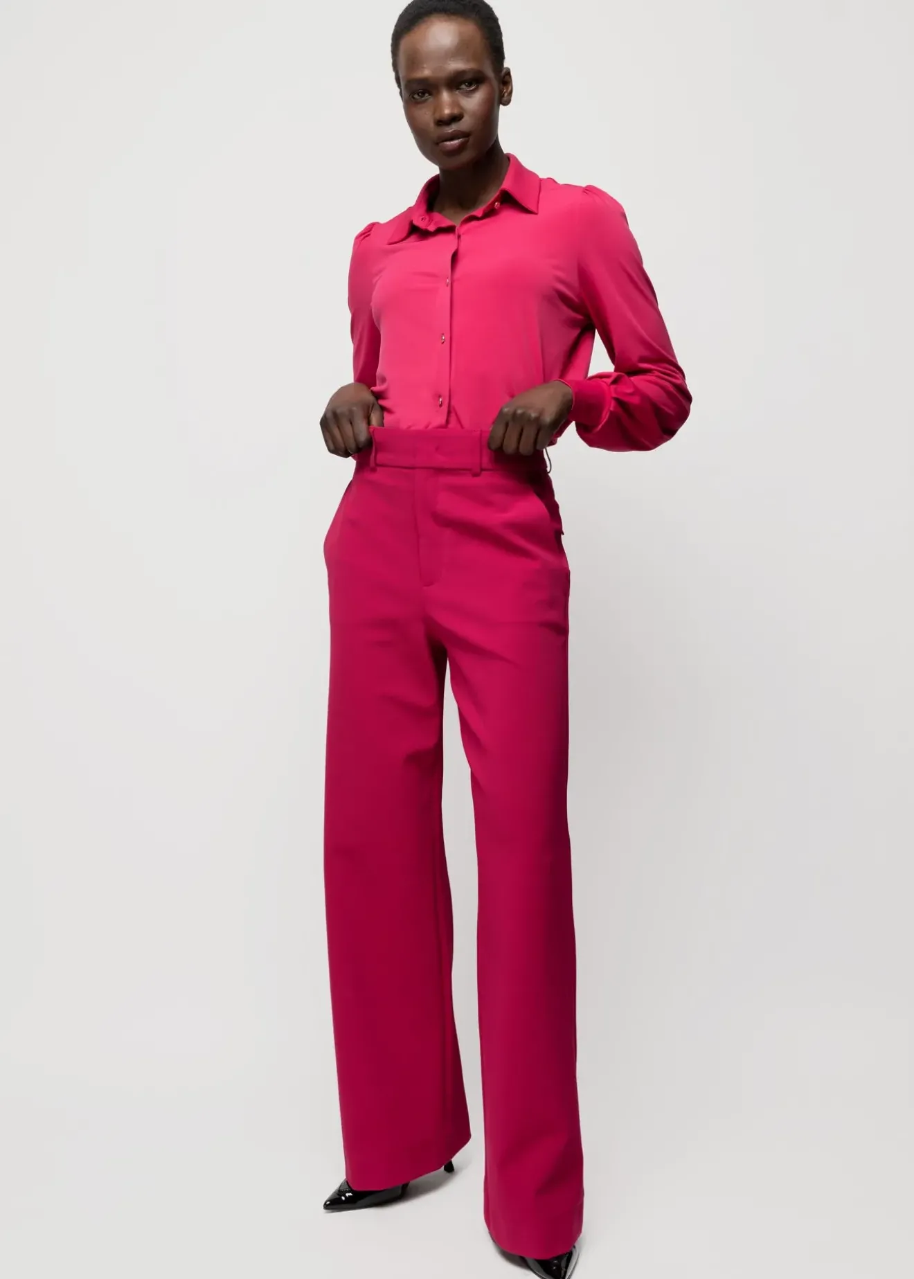 Vanilia Tricot Blouse Met Luxe Knopen Sangria Clearance