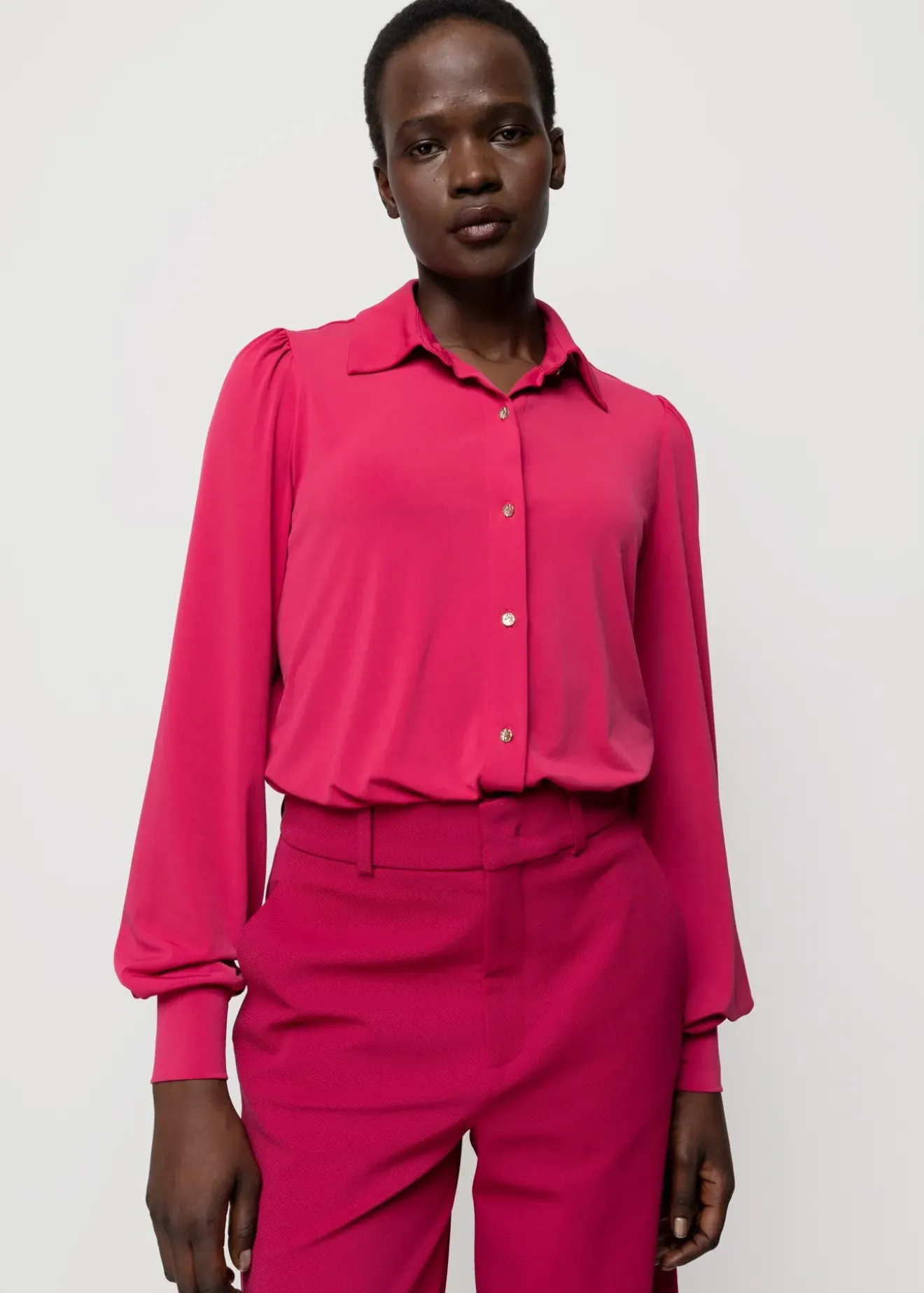Vanilia Tricot Blouse Met Luxe Knopen Sangria Clearance