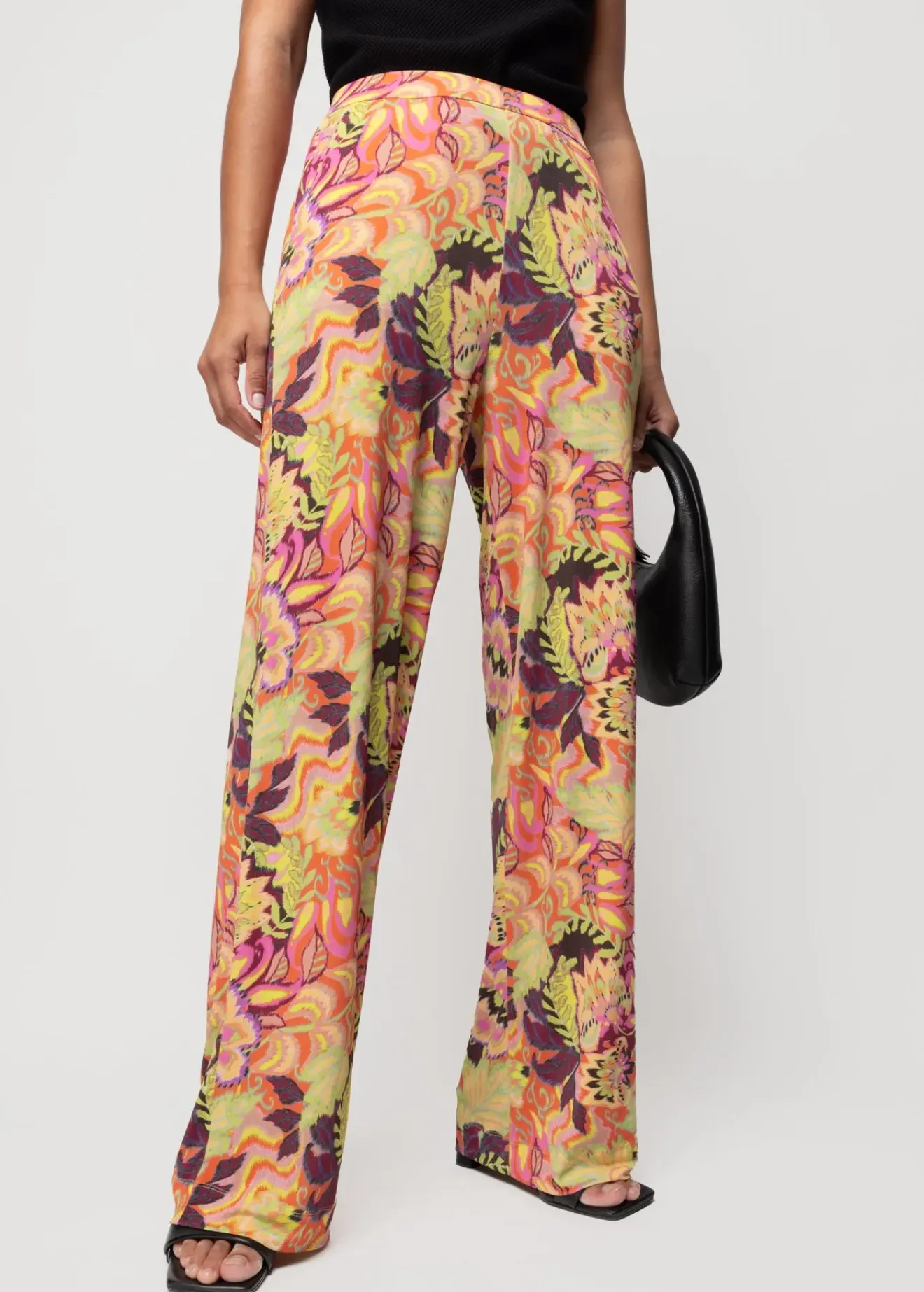 Vanilia Tricot Broek Met Print Vibrant Orange Pink Wine Online