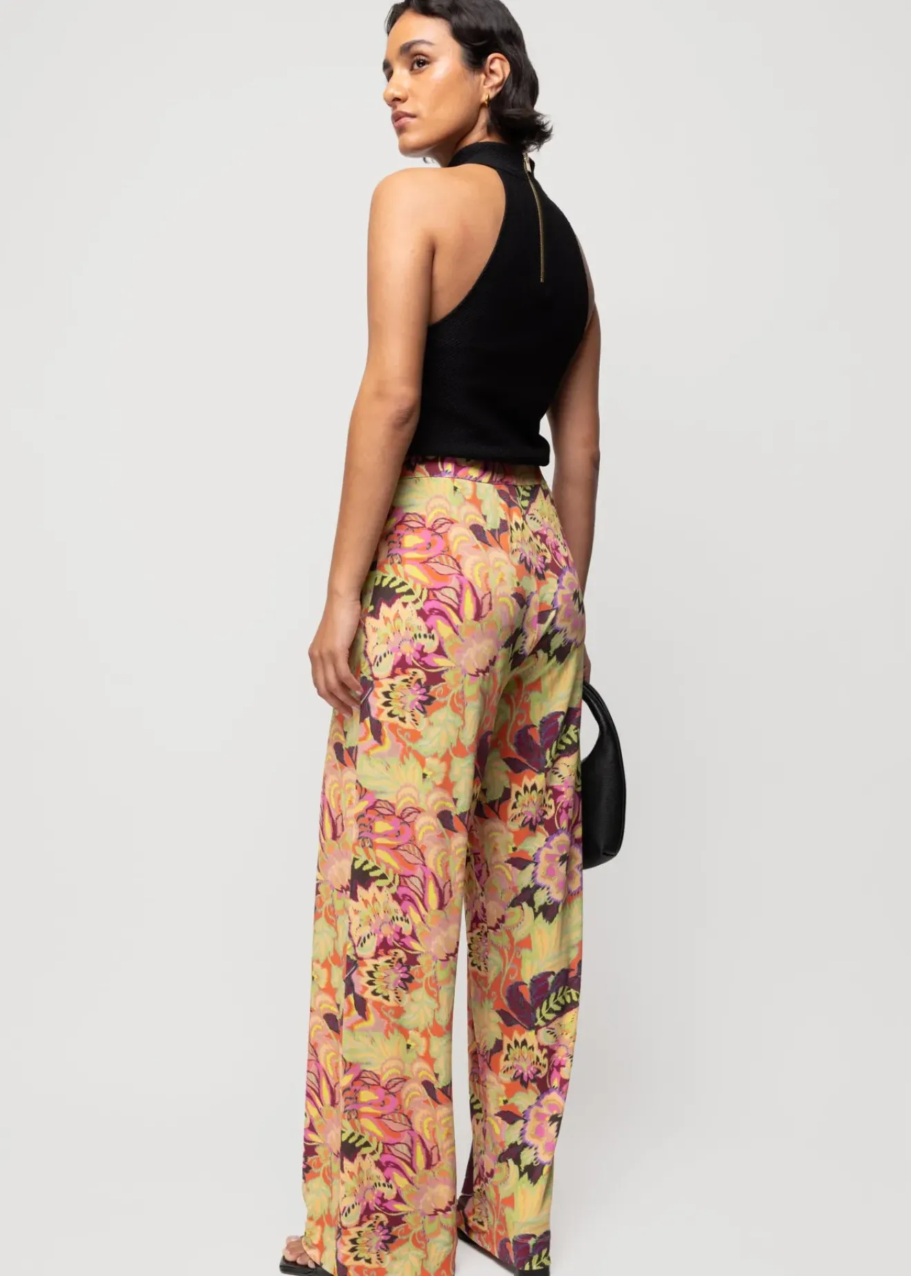 Vanilia Tricot Broek Met Print Vibrant Orange Pink Wine Online