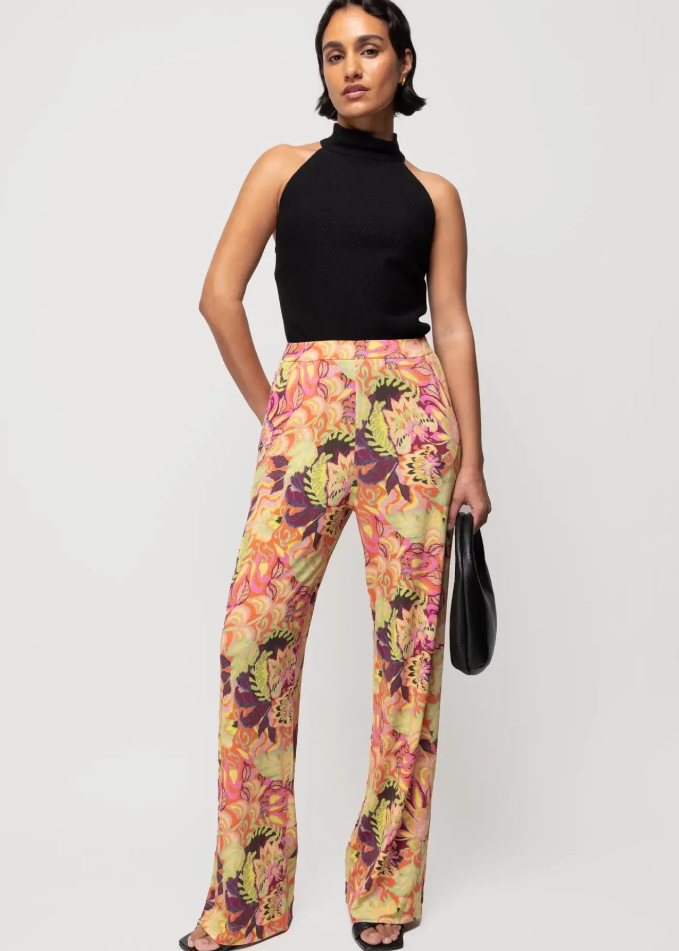 Vanilia Tricot Broek Met Print Vibrant Orange Pink Wine Online