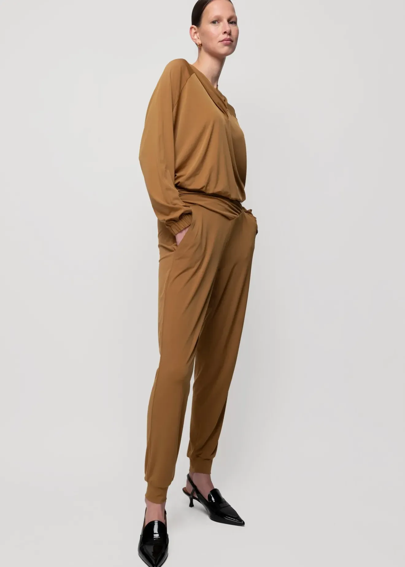 Vanilia Tricot Top Met Capuchon Breen Hot