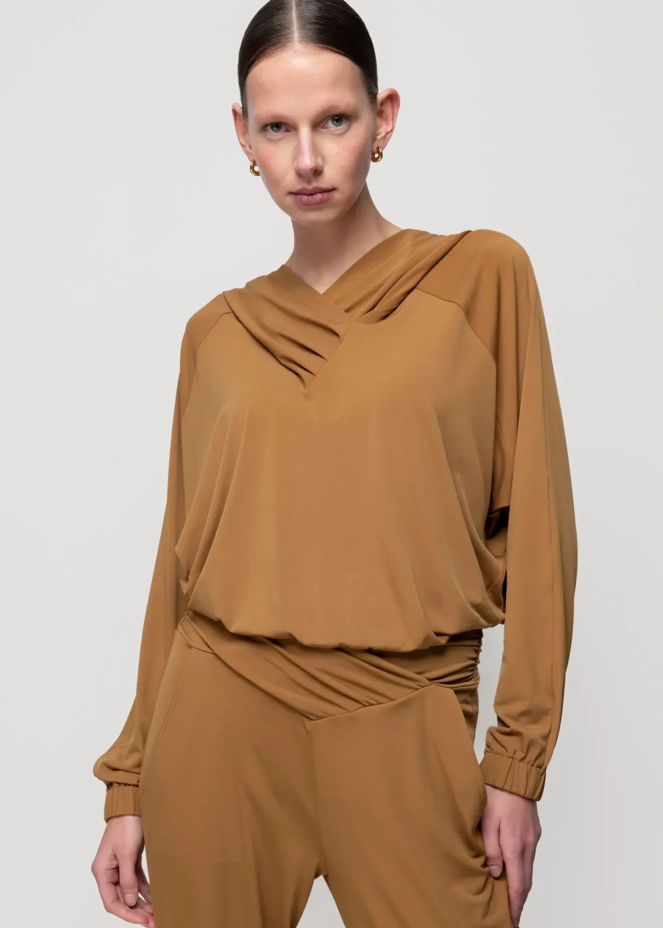 Vanilia Tricot Top Met Capuchon Breen Hot