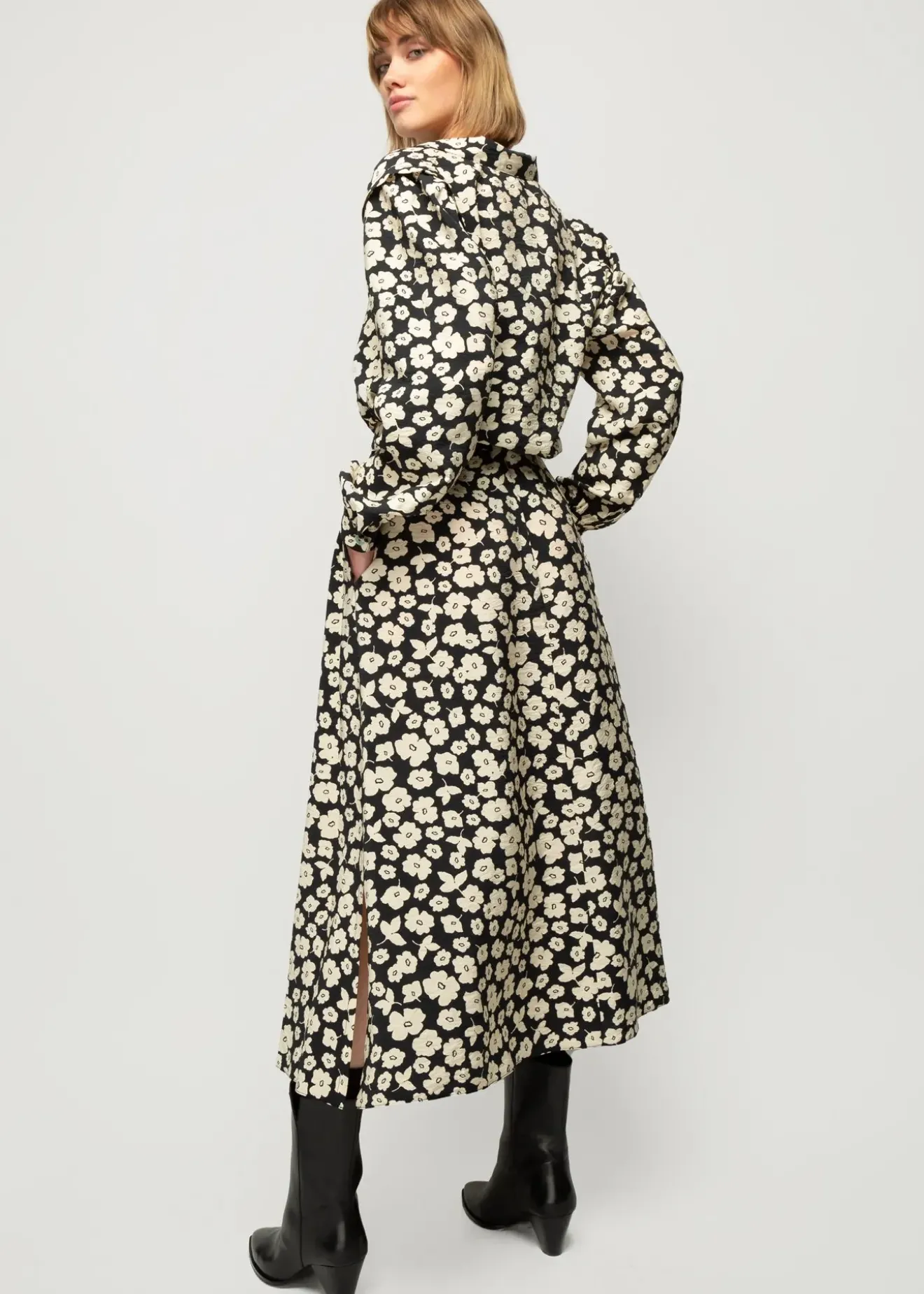 Vanilia Viscose Blouse Met Bloemenprint Black/Warm Ecru Discount