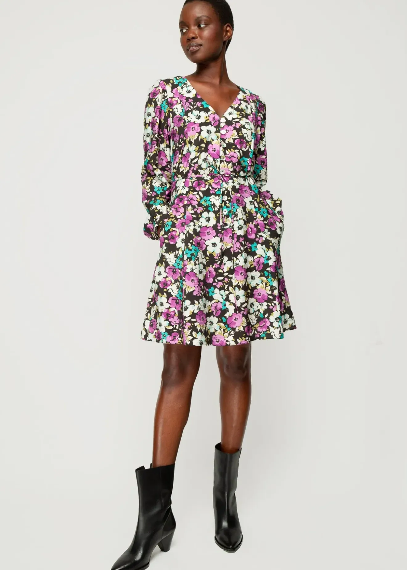 Vanilia Viscose Jurk Met Bloemen Black Verbena Green Lake Fashion