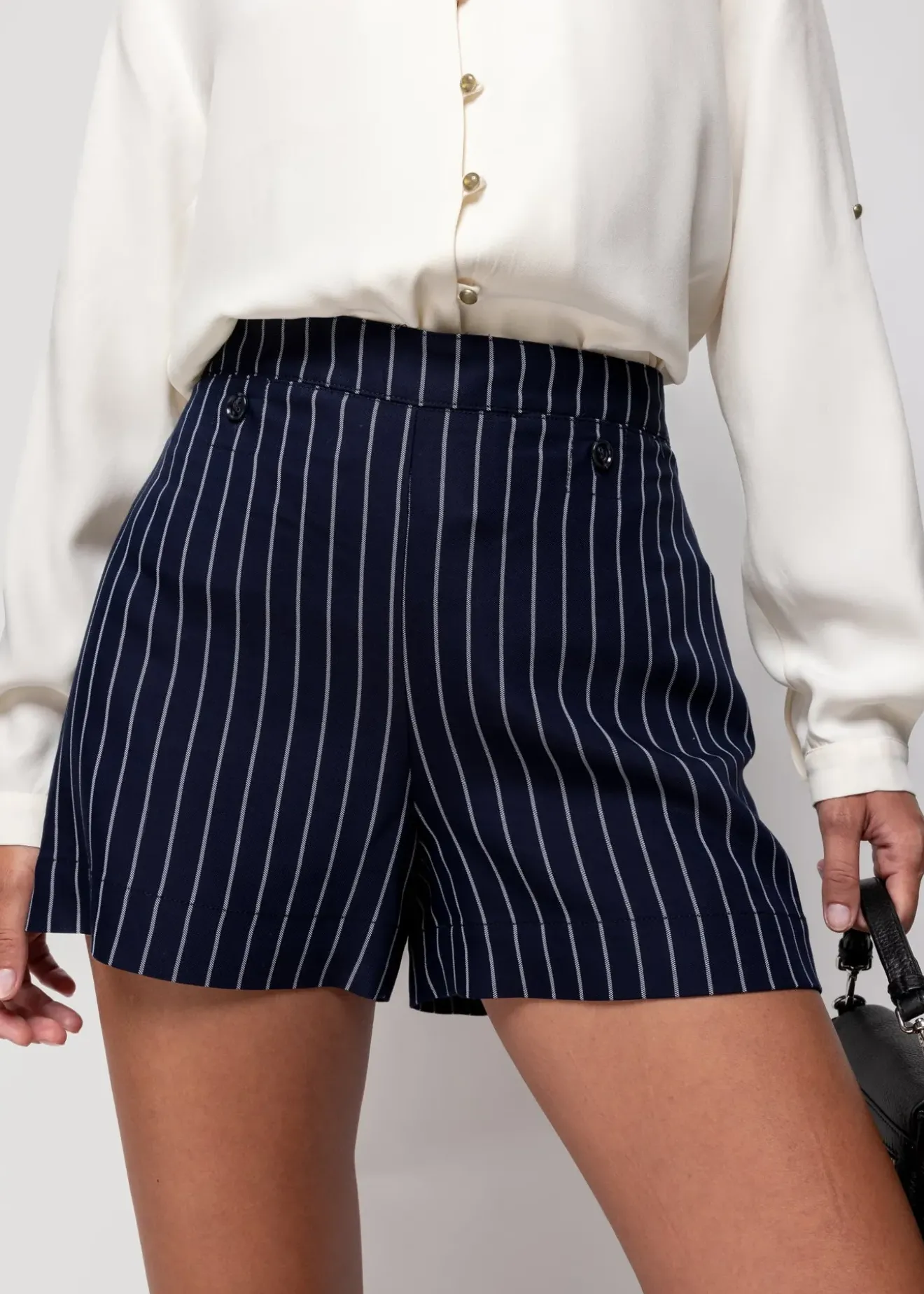 Vanilia Viscose Short Pin Stripe Classic Navy Hot