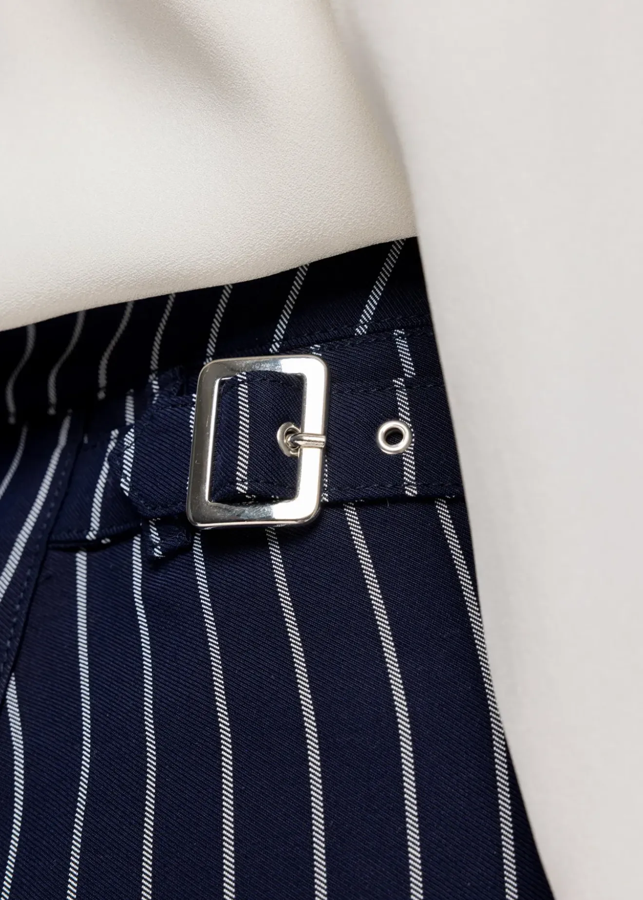 Vanilia Viscose Short Pin Stripe Classic Navy Hot