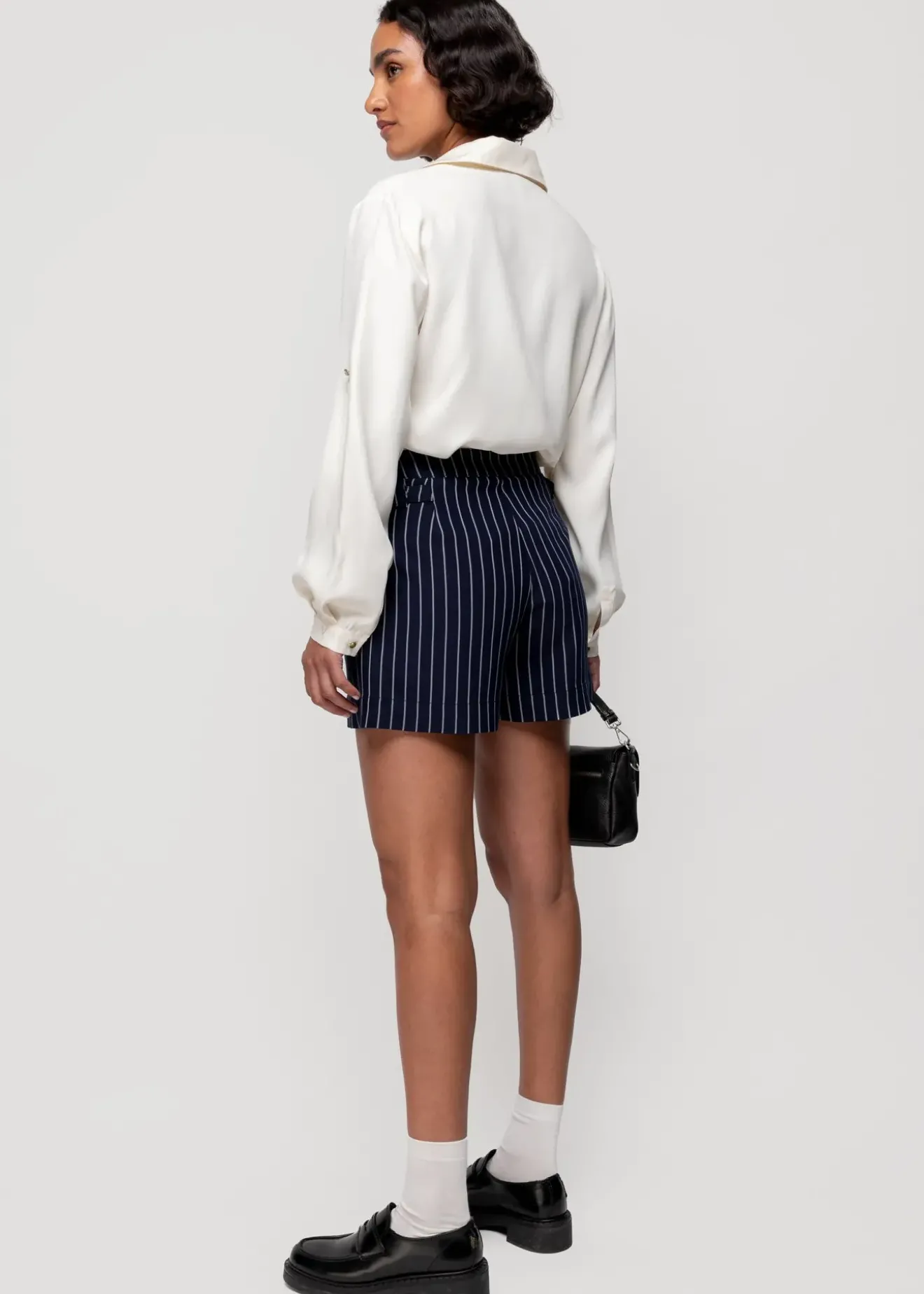 Vanilia Viscose Short Pin Stripe Classic Navy Hot