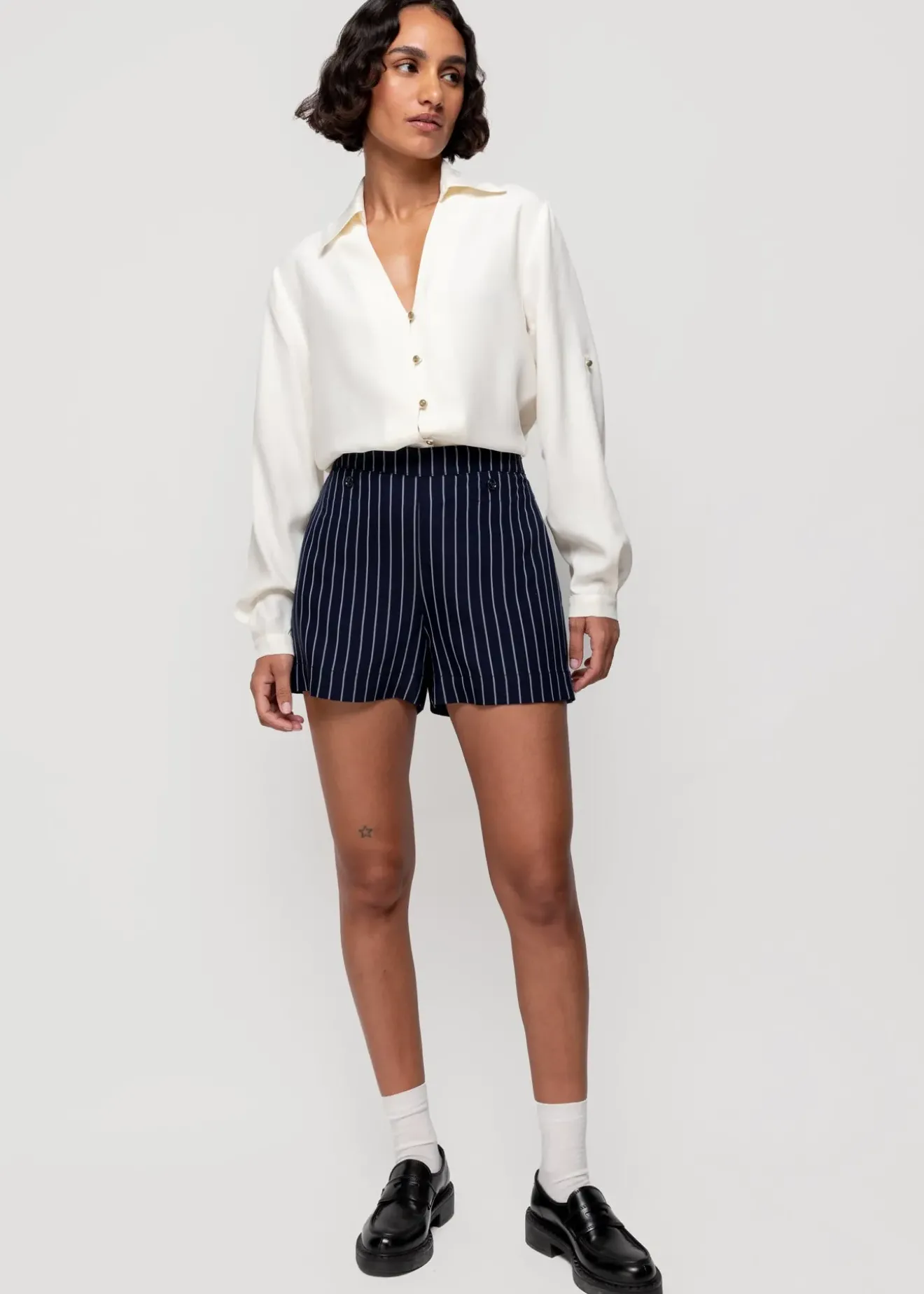 Vanilia Viscose Short Pin Stripe Classic Navy Hot
