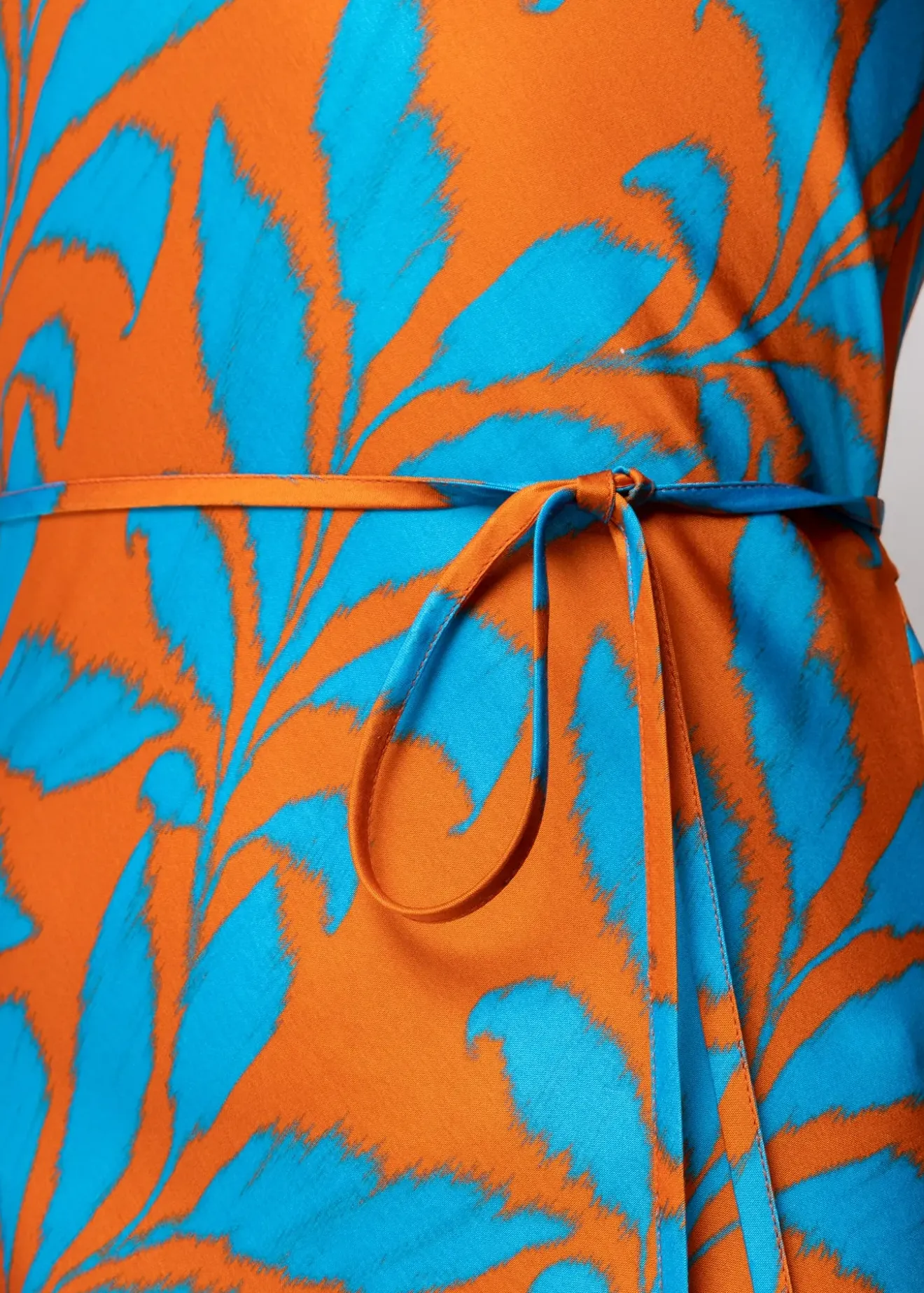 Vanilia Viscose Slip Dress Met Tropic Print Splash / Orange Fashion
